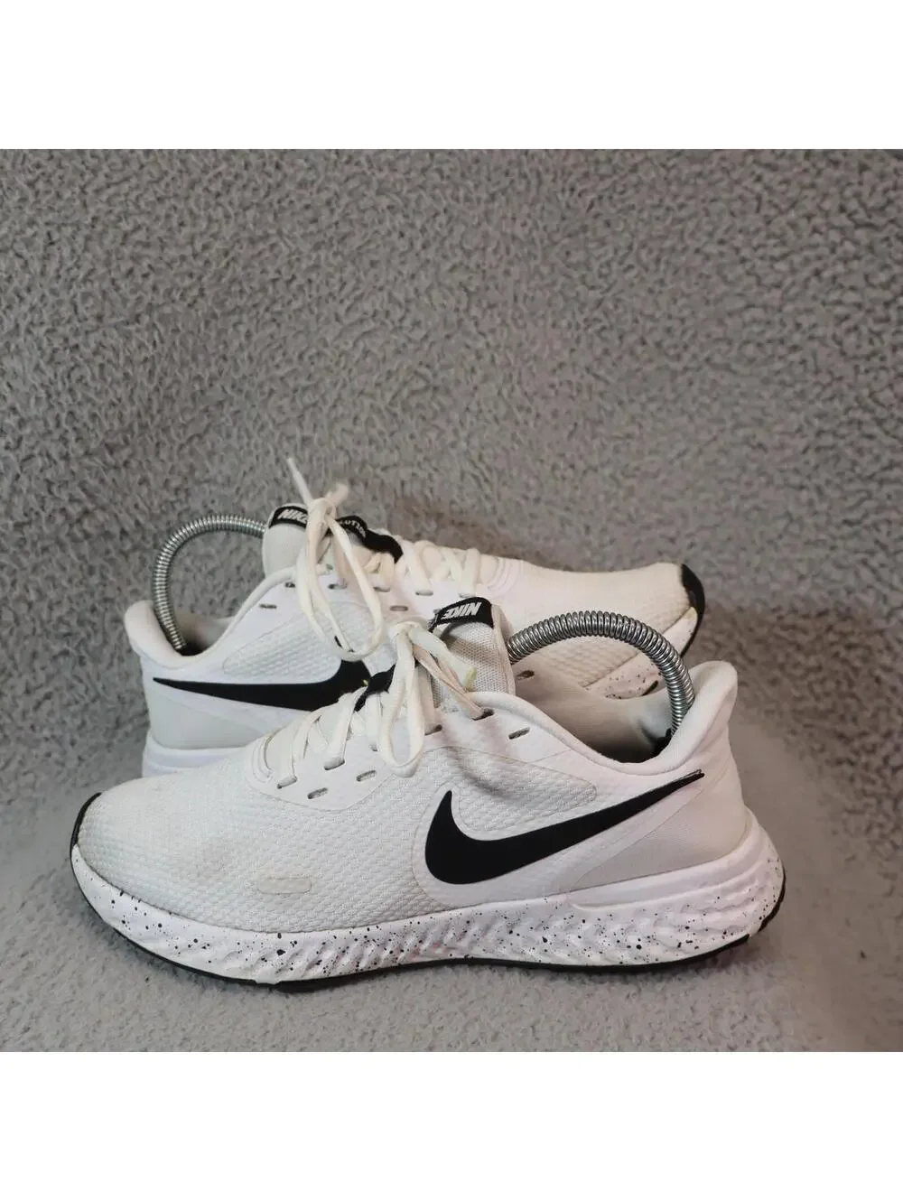 Nike Revolution 5 White Black Women US Sz 9 DJ6009-100